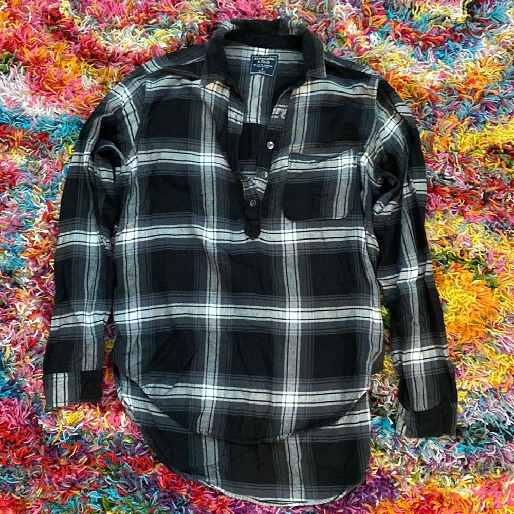 A & F Lightweight Pullover Top